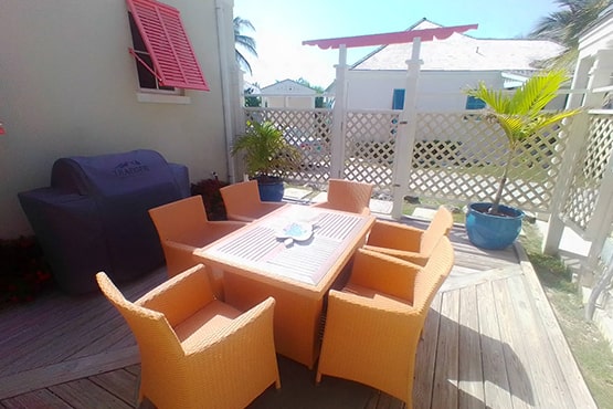 patio at Fish Talez cottage in the Bahamas